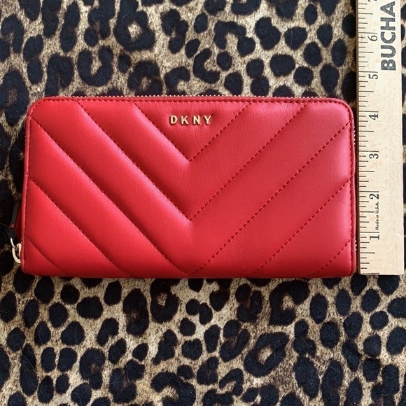 Brand New DKNY Vela Large Zip Around Red Wallet - Picture 4 of 14